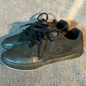 ES skate shoe size 8.5 black retro